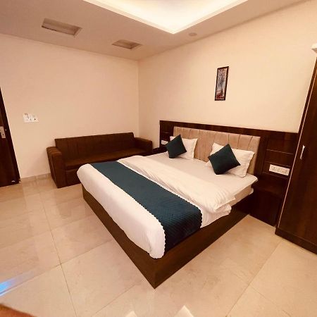 Divine Ganga - Luxury Comfort ! Travellers Delight ! Budget Friendly ! Prime Location ! Guest Favourite 哈里瓦 外观 照片