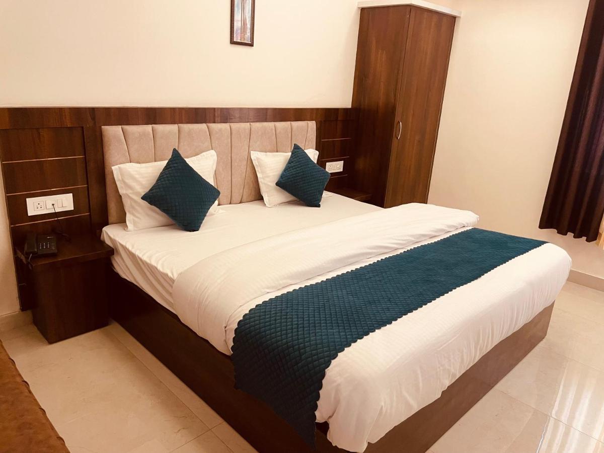 Divine Ganga - Luxury Comfort ! Travellers Delight ! Budget Friendly ! Prime Location ! Guest Favourite 哈里瓦 外观 照片
